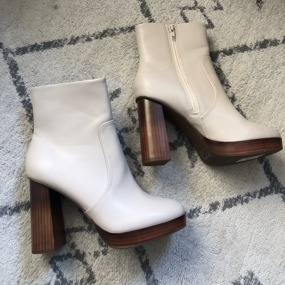 DOLCE VITA WHITE BOOTIES